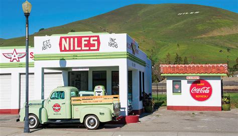 A Revamped Service Station Brings Midcentury Nostalgia to the 